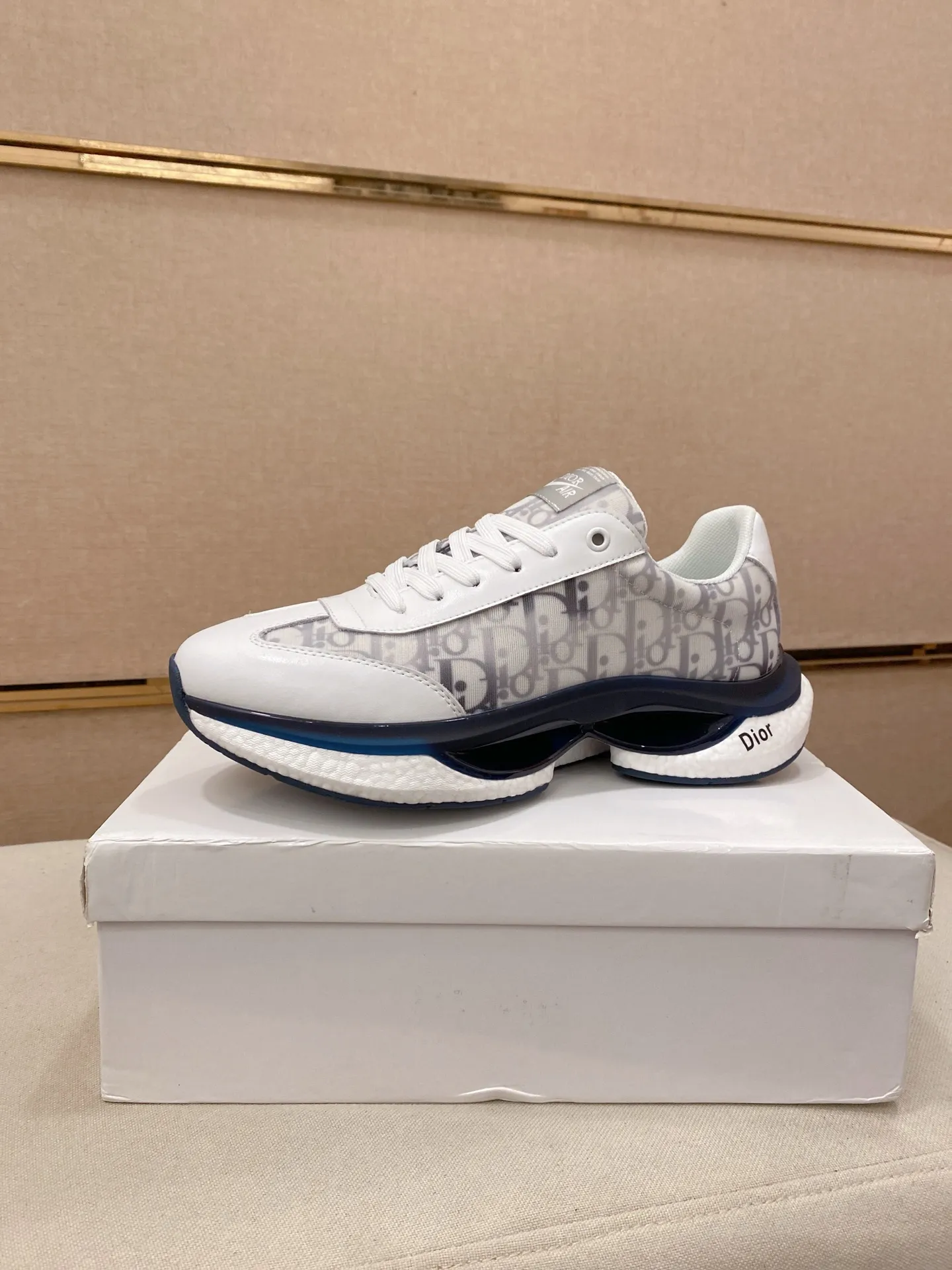 Men's shoes💰 462💰🇮🇹🇮🇹Dior d The new model is on sale at the same time at the counter. The upper 🇮🇹 is imported Italian first-layer cowhide, and the lining is fully imported sheepskin 💪💪. It is a complete 1⃣️ to 1⃣️ replica 🇮🇹💪💪, ⚠ Sole: The original sole is specially provided by the original factory. The exclusive movable molded sole is super comfortable. ⚠Original factory single goods, 🔍🔍high quality, you can enter and leave the counter at will, welcome to compare⚠. Code number:38-44